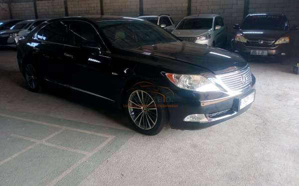 LEXUS LS 460L