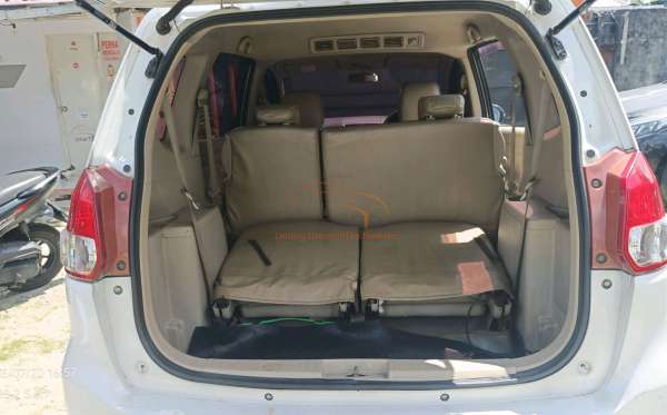 SUZUKI  ERTIGA  SDX