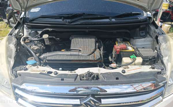 SUZUKI  ERTIGA  SDX