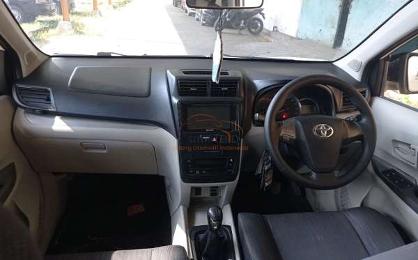 TOYOTA  AVANZA  1.3 G