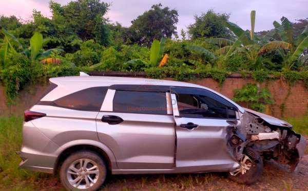 TOYOTA AVANZA 1.3 E