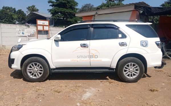 TOYOTA FORTUNER G 2.5