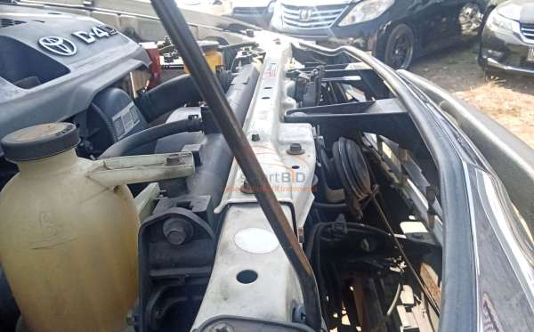 TOYOTA FORTUNER G 2.5