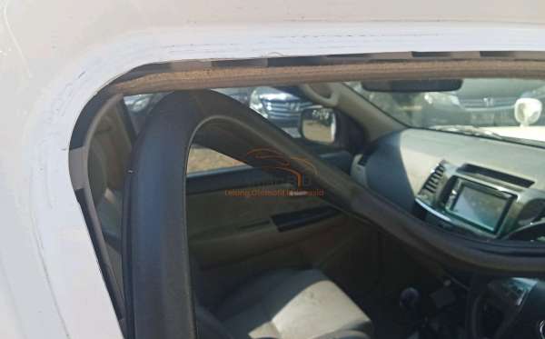 TOYOTA FORTUNER G 2.5