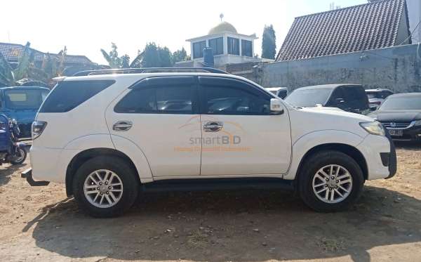 TOYOTA FORTUNER G 2.5