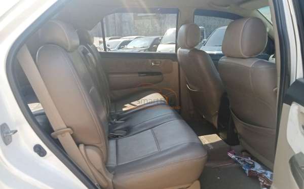 TOYOTA FORTUNER G 2.5