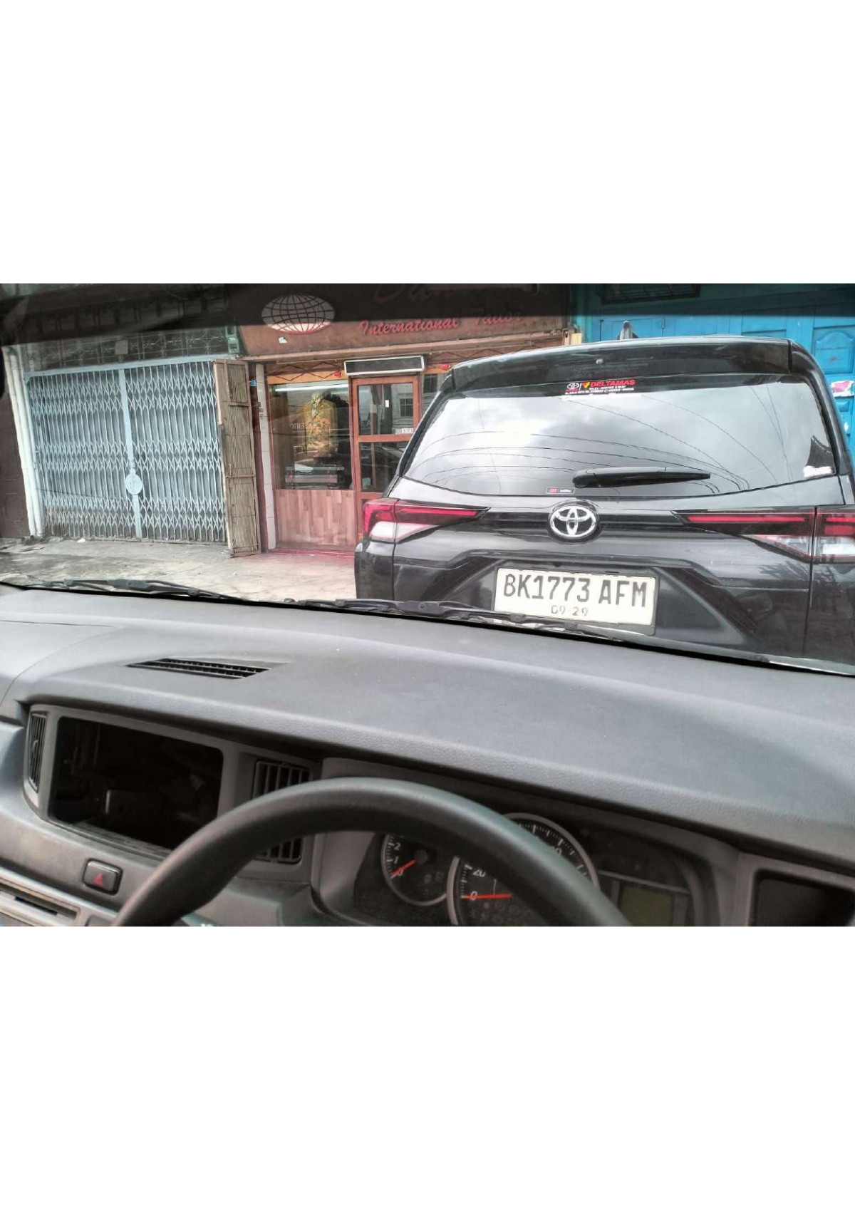 DAIHATSU  SIGRA  M