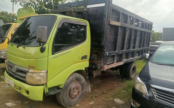HINO 342R