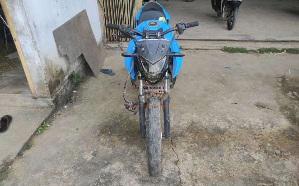 HONDA  CB 150 R