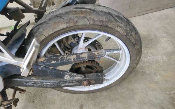 HONDA  CB 150 R