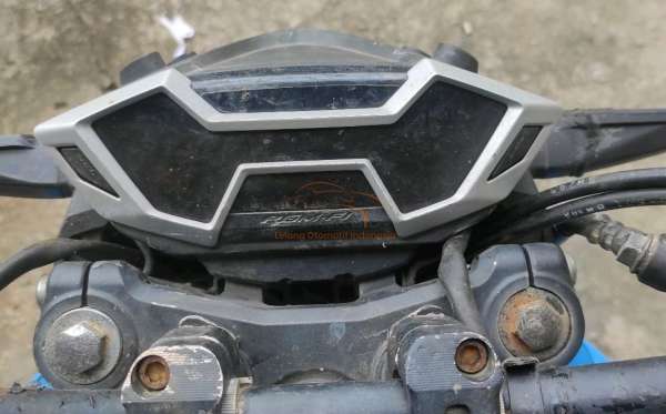 HONDA  CB 150 R