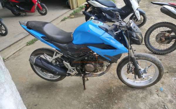 HONDA  CB 150 R