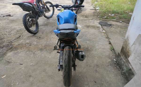 HONDA  CB 150 R