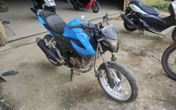 HONDA  CB 150 R
