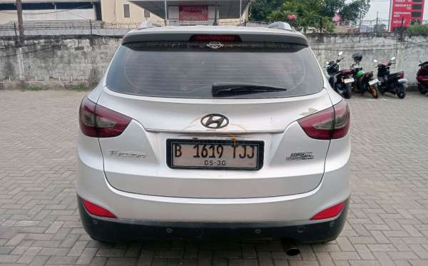HYUNDAI TUCSON 2.0 2WD