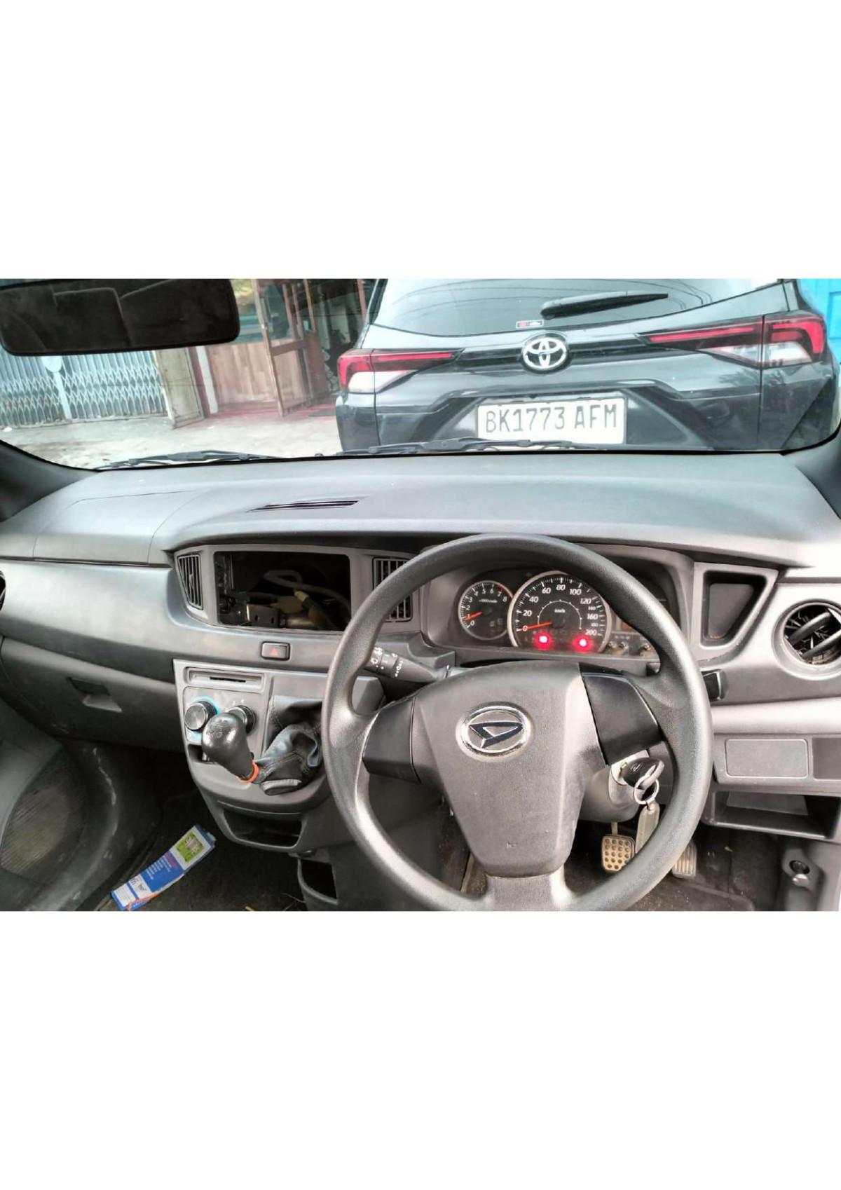 DAIHATSU  SIGRA  M