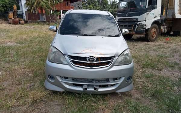 TOYOTA AVANZA