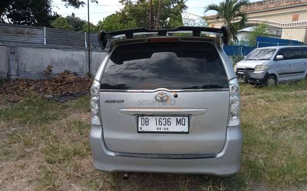 TOYOTA AVANZA
