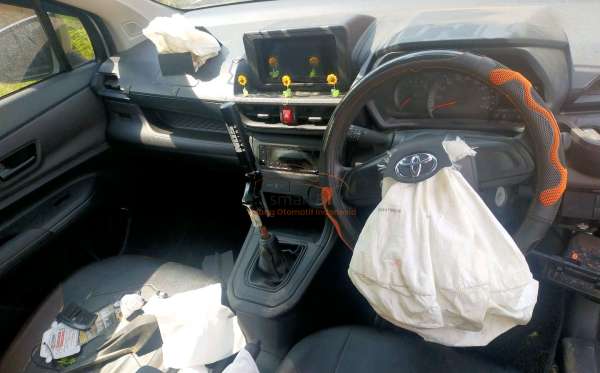 TOYOTA AVANZA 1.3 E