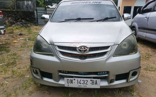 TOYOTA AVANZA
