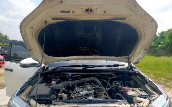 TOYOTA FORTUNER 2.7 SRZ
