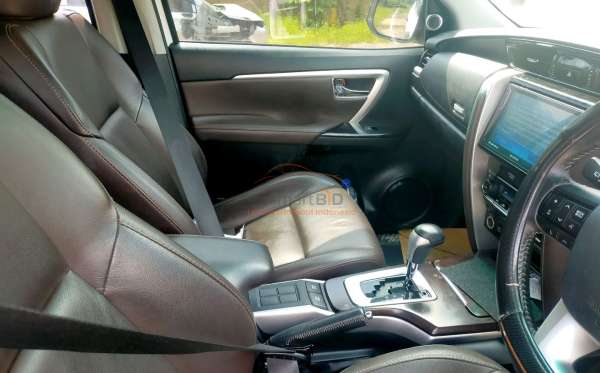 TOYOTA FORTUNER 2.7 SRZ