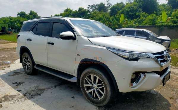 TOYOTA FORTUNER 2.7 SRZ