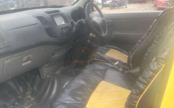 TOYOTA HILUX PICK UP