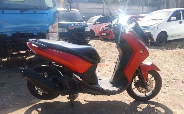 YAMAHA LEXI