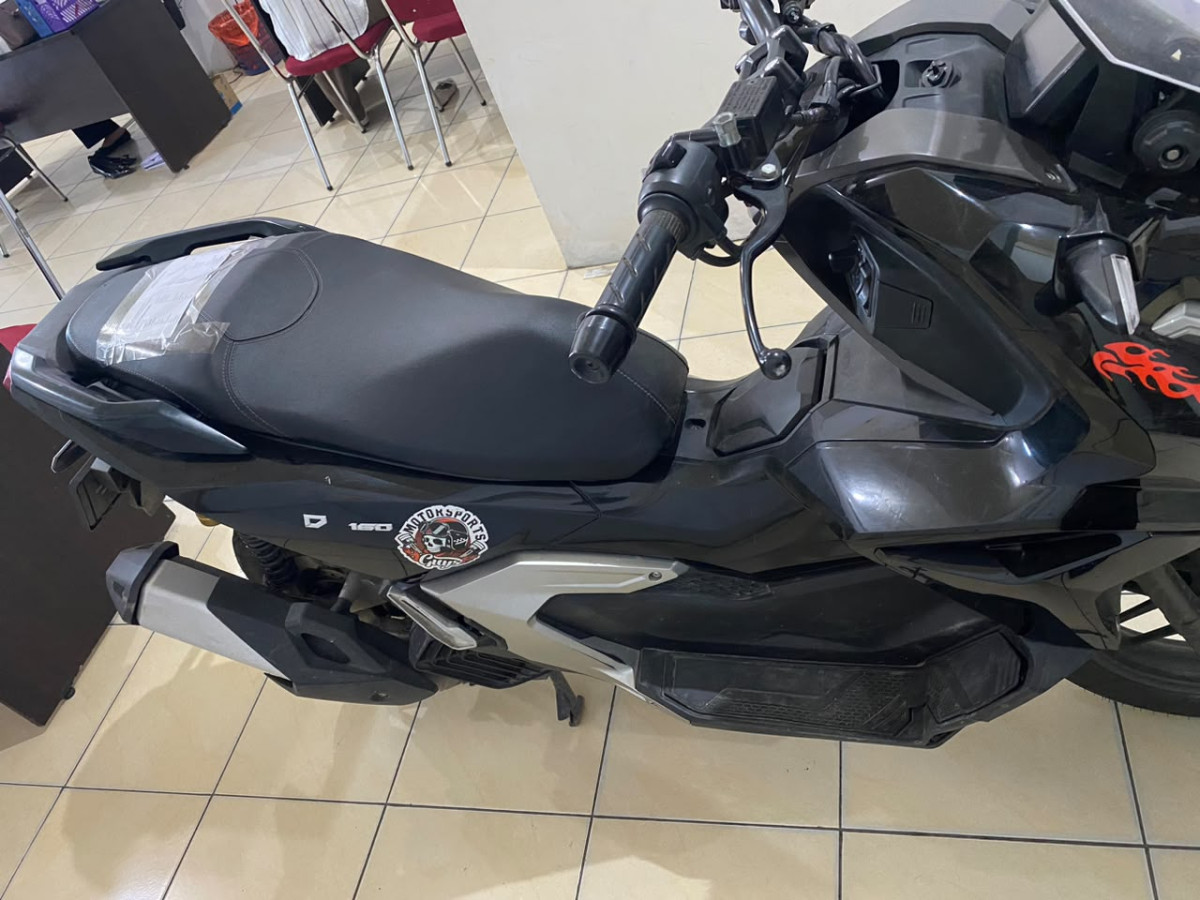 HONDA ADV