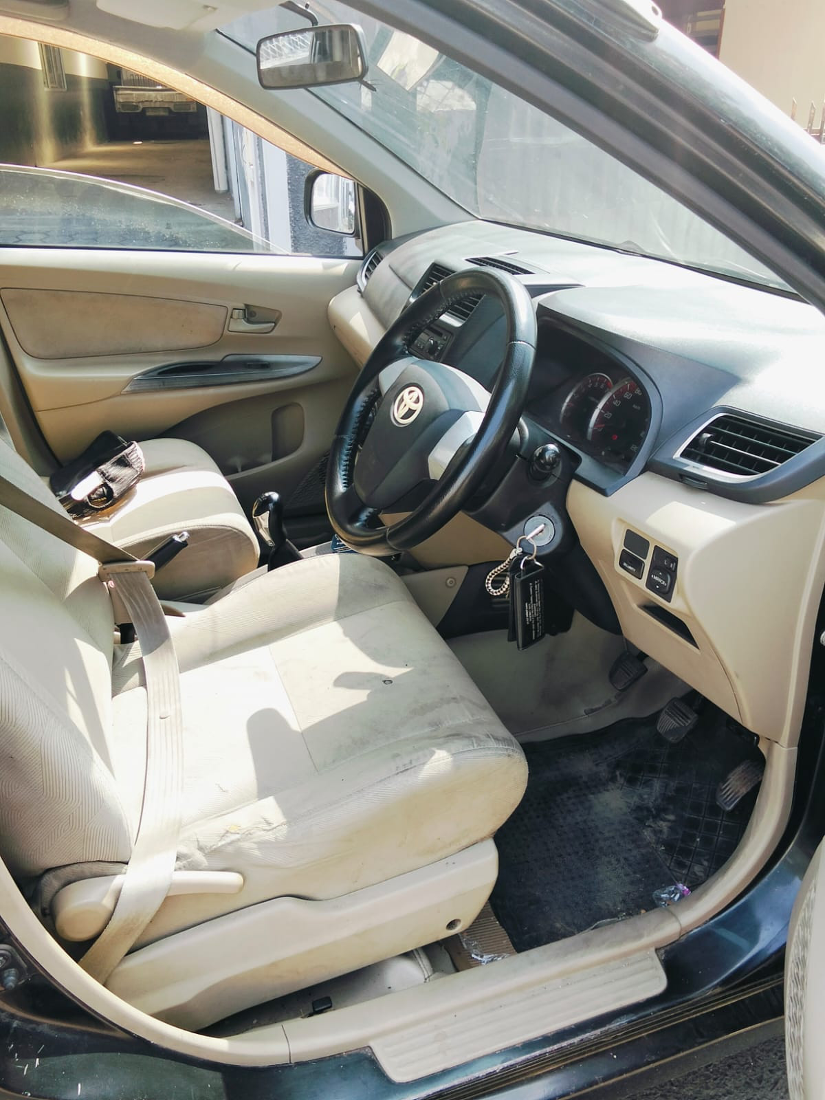 TOYOTA  AVANZA  1.3 G