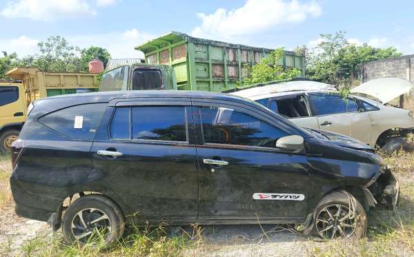 DAIHATSU SIGRA R