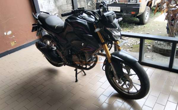 HONDA CBR 150 R