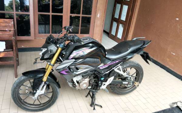 HONDA CBR 150 R