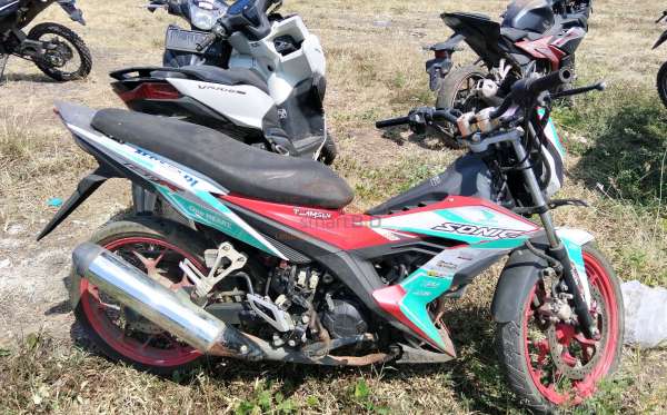 HONDA SONIC 150 R