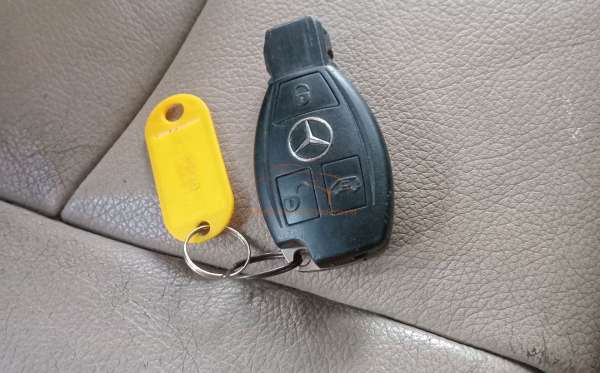 MERCEDES BENZ V350 AT (CBU)