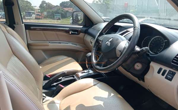 MITSUBISHI PAJERO SPORT 2.5 D EXCEED (4X2)