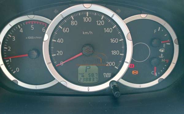 MITSUBISHI PAJERO SPORT 2.5 D EXCEED (4X2)