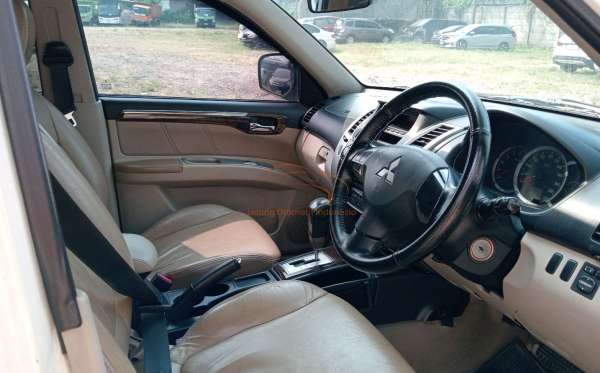 MITSUBISHI PAJERO SPORT 2.5 D EXCEED (4X2)