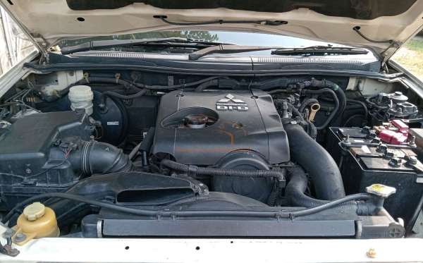 MITSUBISHI PAJERO SPORT 2.5 D EXCEED (4X2)