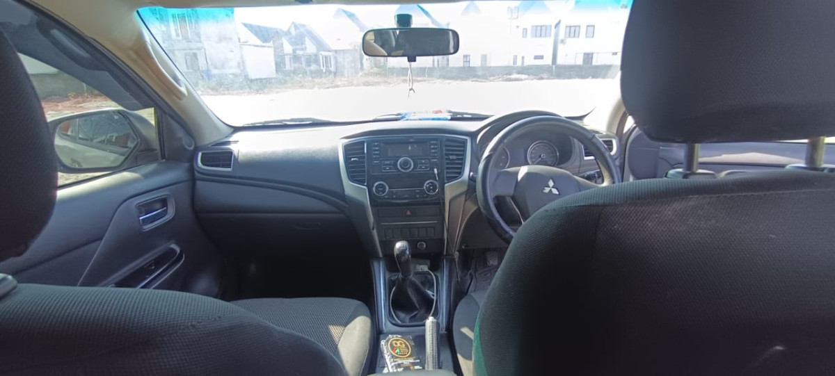MITSUBISHI  TRITON DC