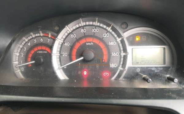 TOYOTA  AVANZA  G