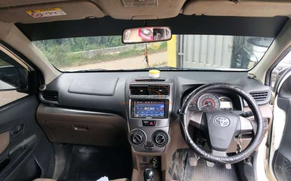 TOYOTA  AVANZA  G