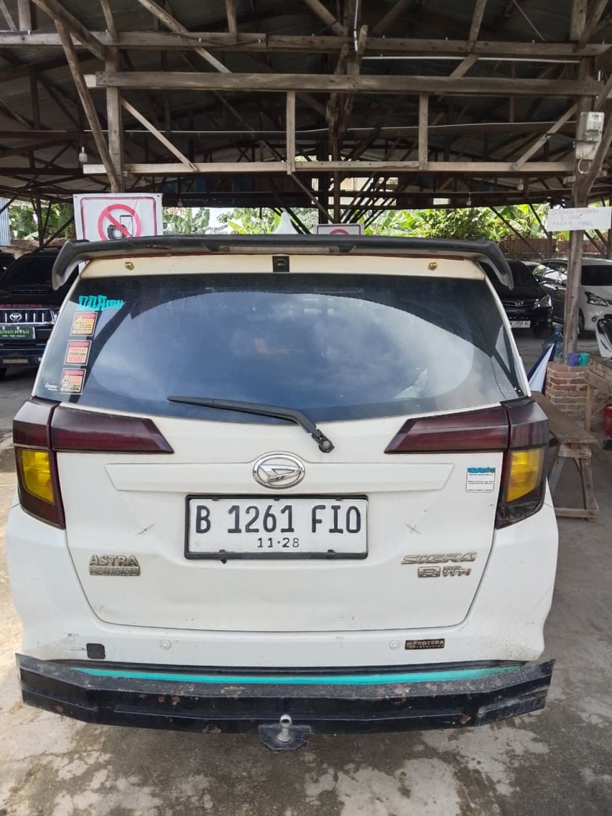 DAIHATSU  SIGRA  R