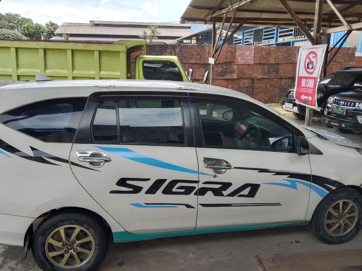 DAIHATSU  SIGRA  R