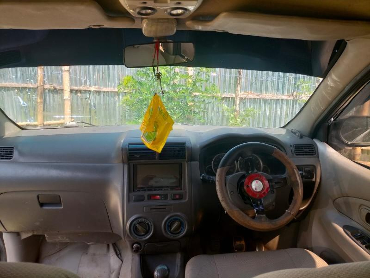 DAIHATSU  XENIA