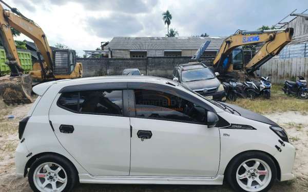 DAIHATSU AYLA 1.2R