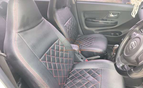 DAIHATSU AYLA 1.2R