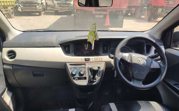 DAIHATSU SIGRA R