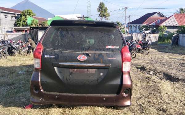 DAIHATSU XENIA